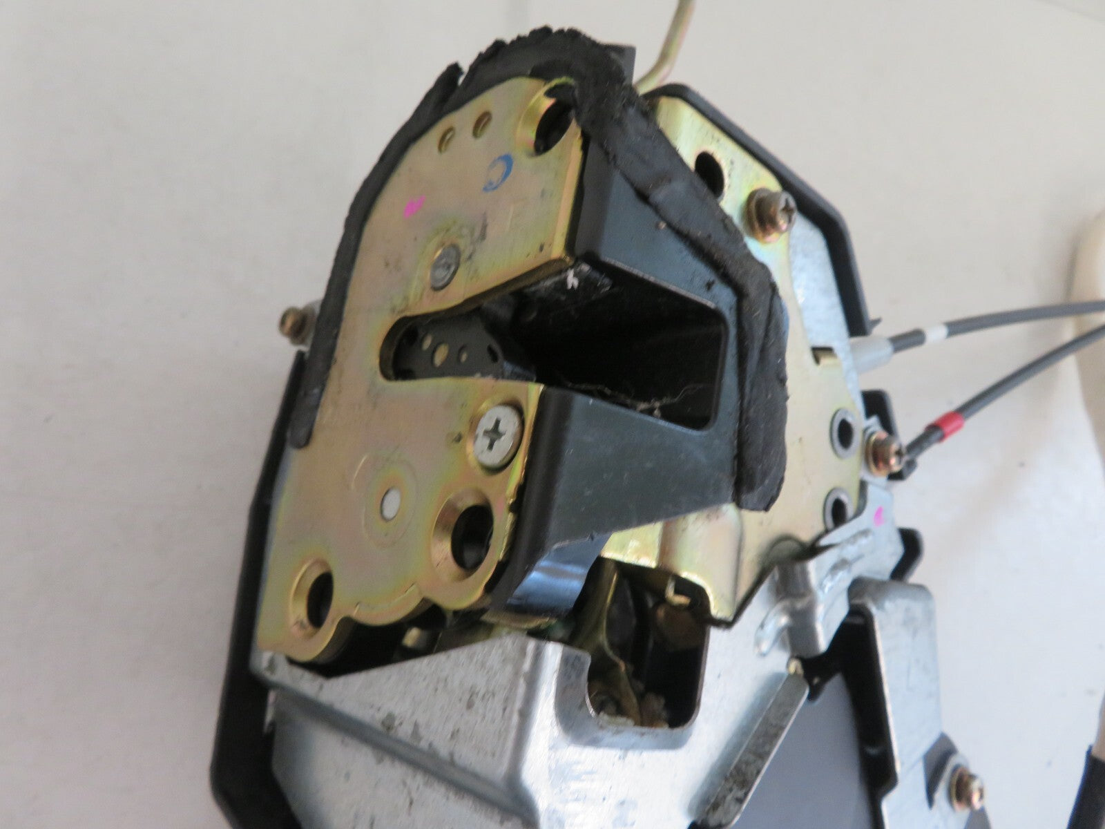 TOYOTA COROLLA NSF DOOR LOCK CATCH 2000-2006 MIXA1157-10