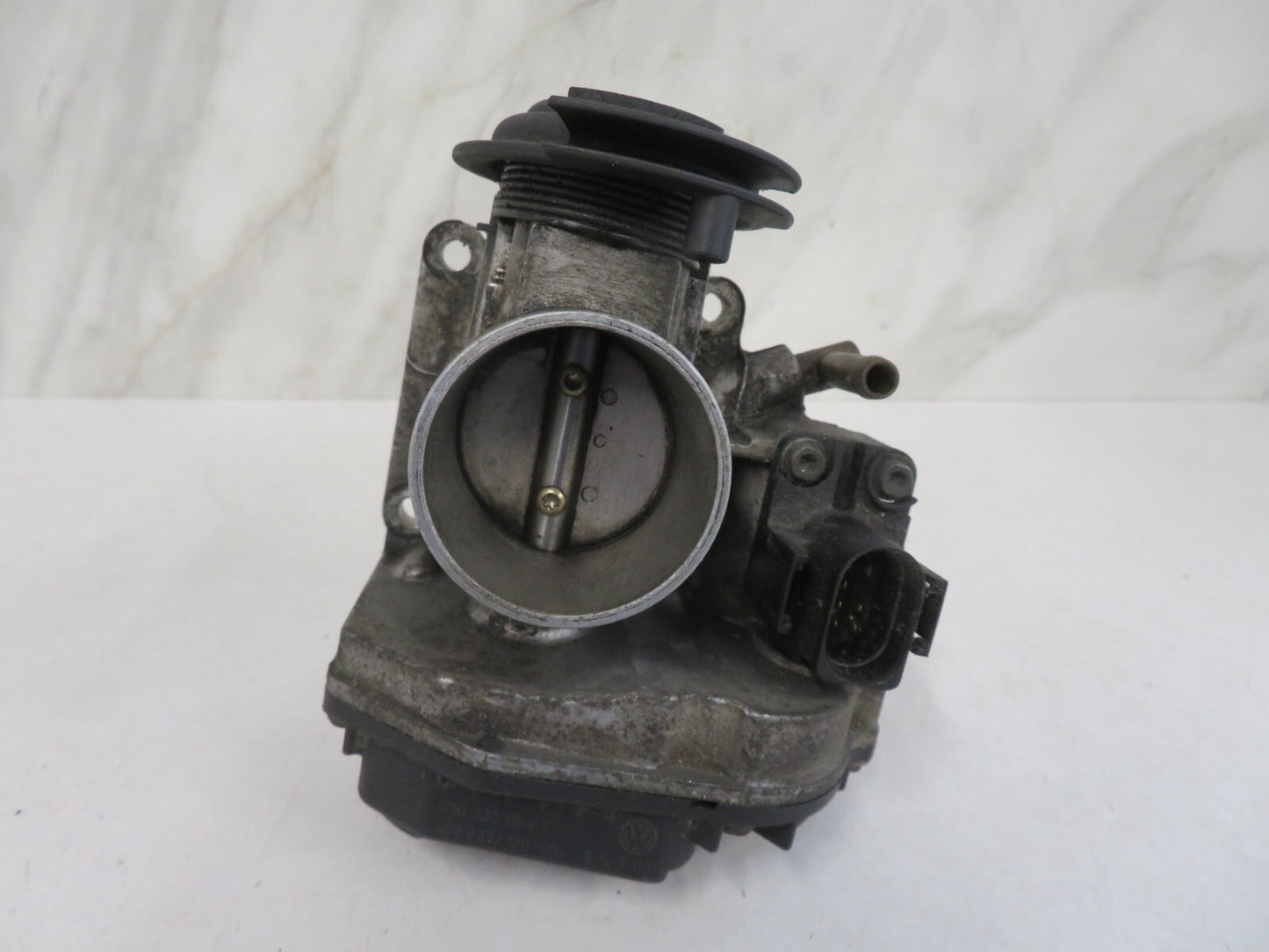 VOLKSWAGEN POLO 1.4 THROTTLE BODY 030133064F 1994-1999 VWMIX1642-4