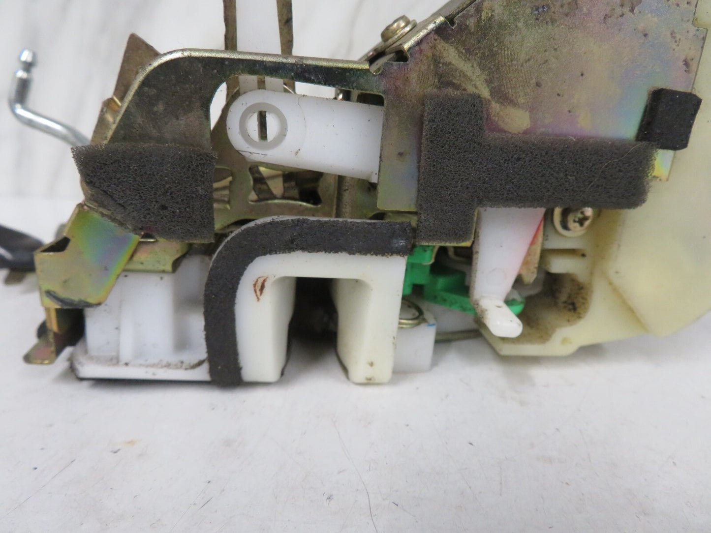 HONDA CRV MK2 NSR DOOR LOCK CATCH 2002-2006 1624-1