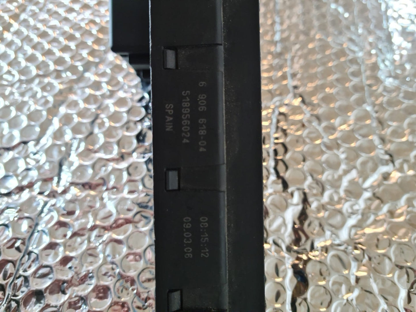 BMW E60 5 SERIES REAR FUSE BOX 6906618 2004-2007 AS33 SA