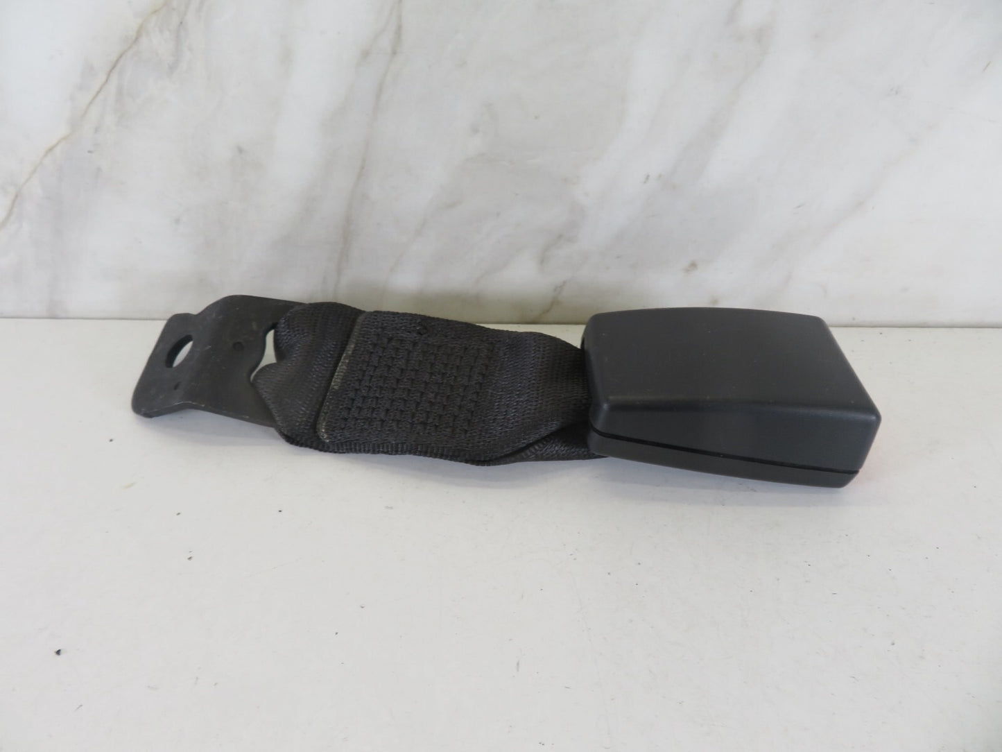 BMW 1 SERIES E88 REAR SEAT BELT BUCKLE 6038539 2007-2013 A1119-11