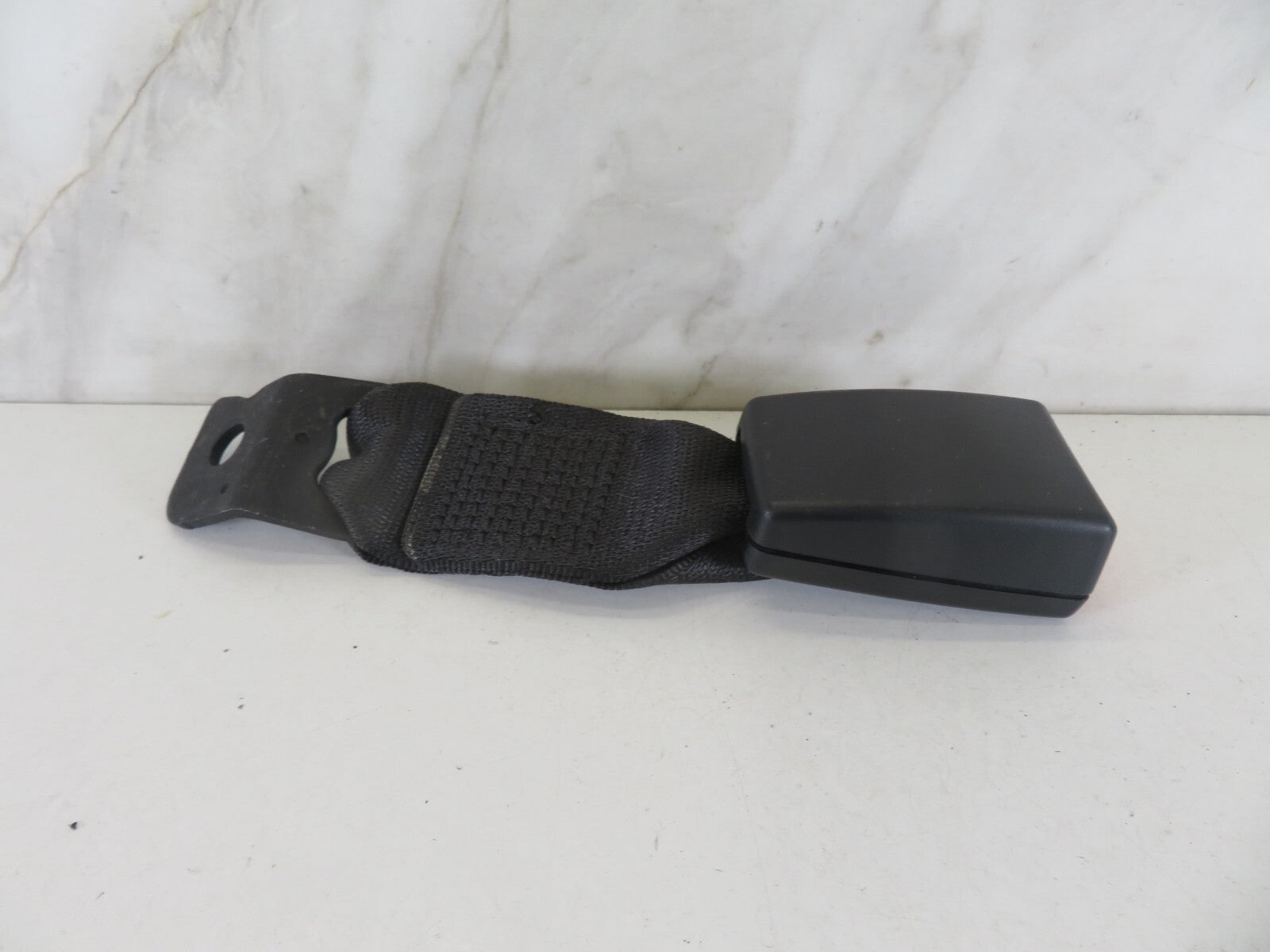 BMW 1 SERIES E88 REAR SEAT BELT BUCKLE 6038539 2007-2013 A1119-11