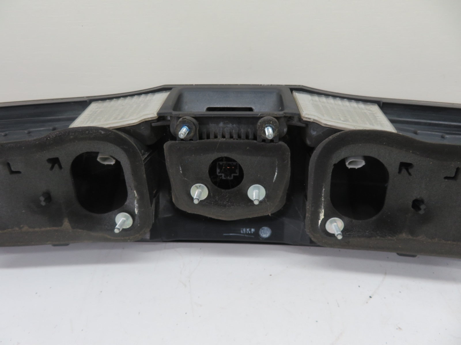 HONDA CIVIC MK8 REAR CENTER TAIL LIGHT HANDLE 2006-2011