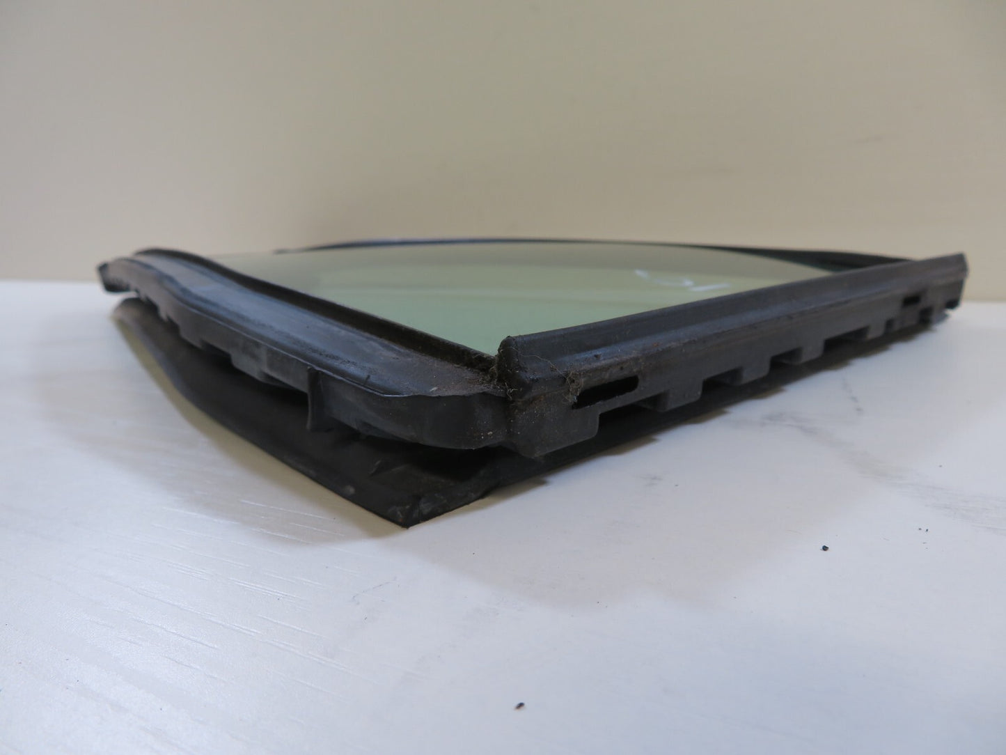 RENAULT LAGUNA OSR DRIVER REAR QUARTER GLASS ESTATE 2001-2007 MIX1632-6