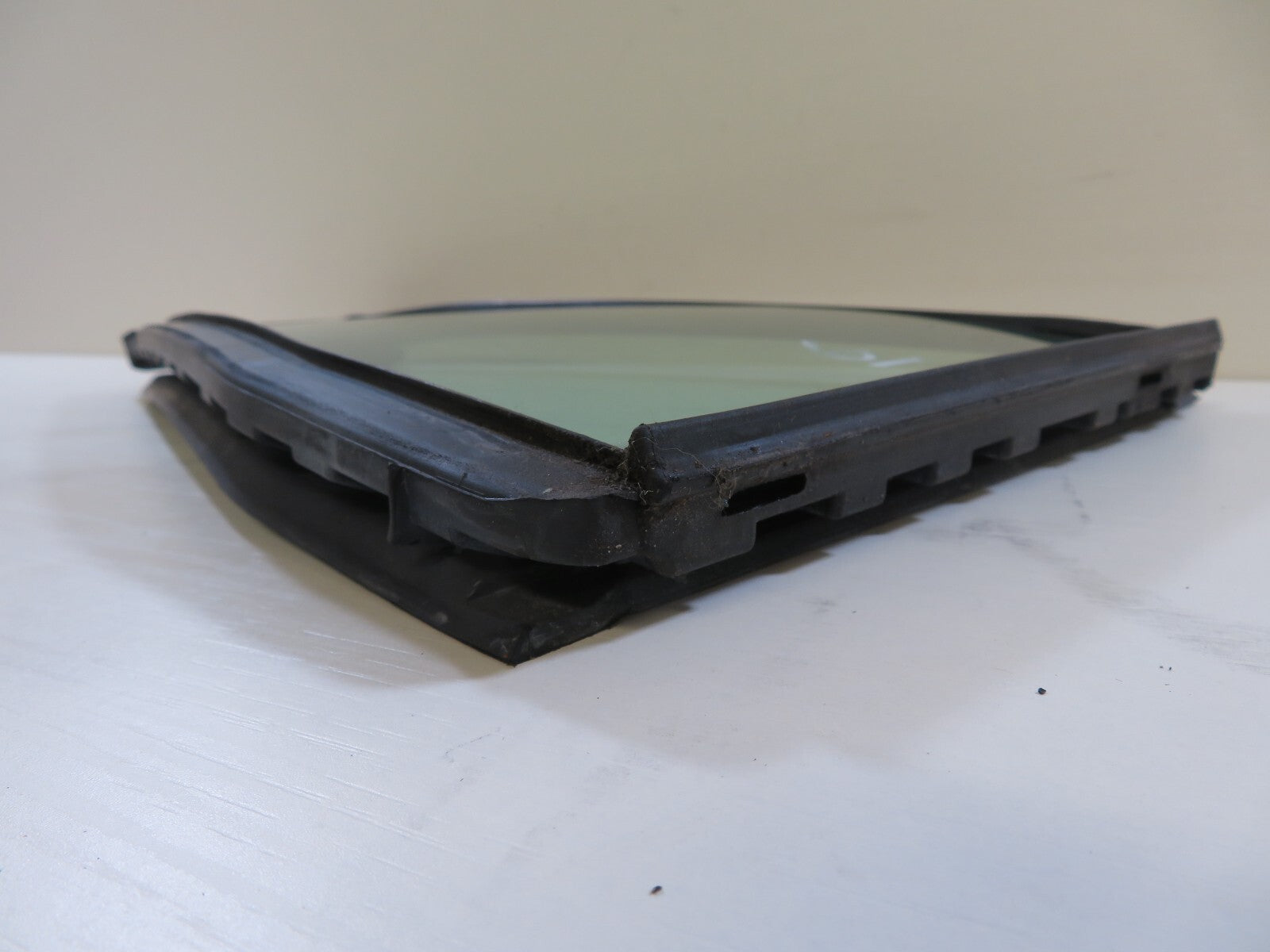 RENAULT LAGUNA OSR DRIVER REAR QUARTER GLASS ESTATE 2001-2007 MIX1632-6