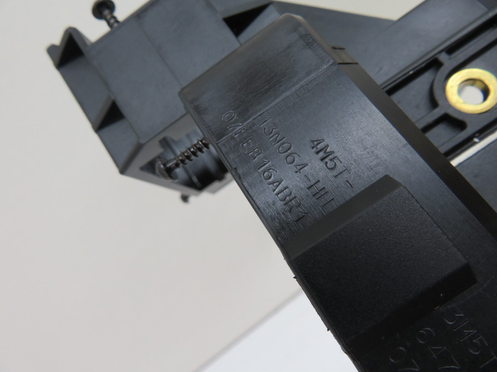 FORD FOCUS MK2 ST225 STALK SQUIB BRACKET TRIM 2006-2010 1330-4