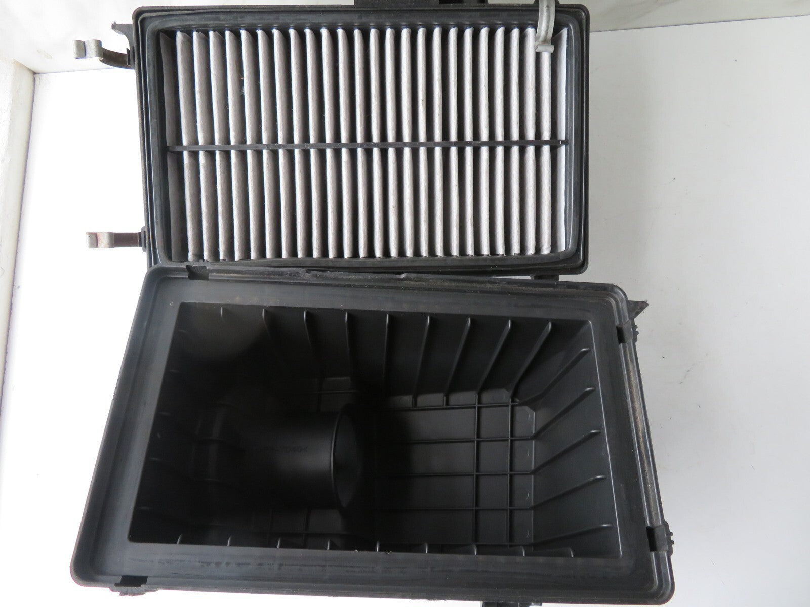 MAZDA CX7 2.2 DIESEL AIR FILTER BOX R2AX13Z02 2006-2012 BK1601