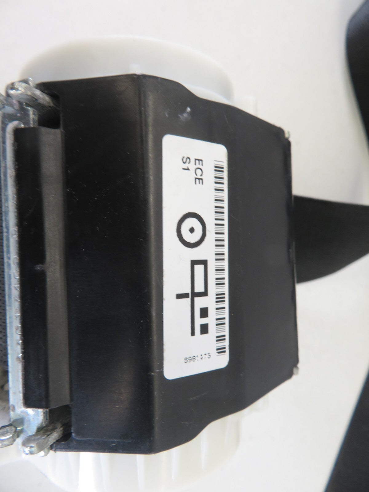 BMW 1 SERIES E88 NS PASSENGER FRONT SEAT BELT 34024008 2007-2013 A1119-5