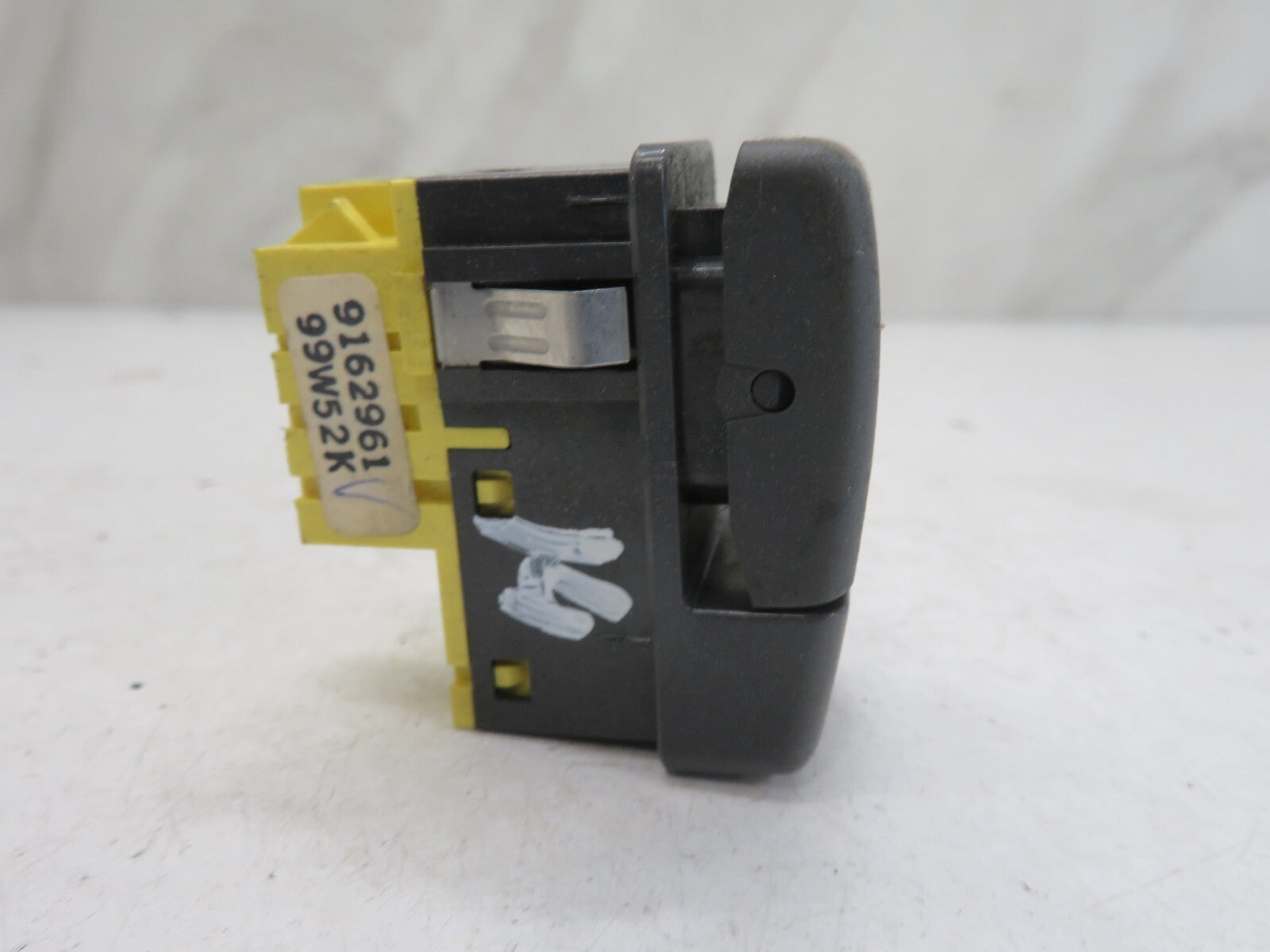 VOLVO V70 FRONT FOG LIGHT SWITCH 9162961 1996-2000 MIX1550-14
