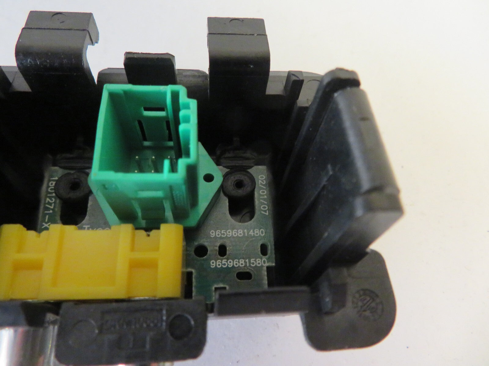 PEUGEOT 207CC AUX IN JACK SOCKET 9659681480 2007-2013 AMS1532-6