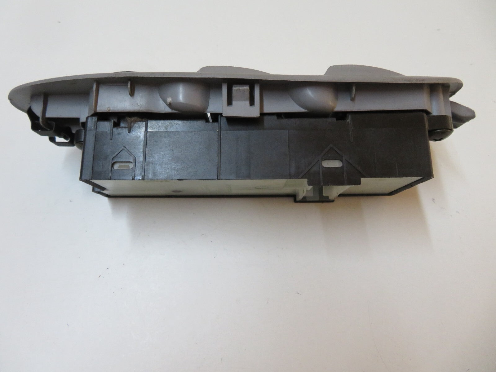 NISSAN ALMERA TINO OS DRIVER WINDOW SWITCH 2000-2006 B7