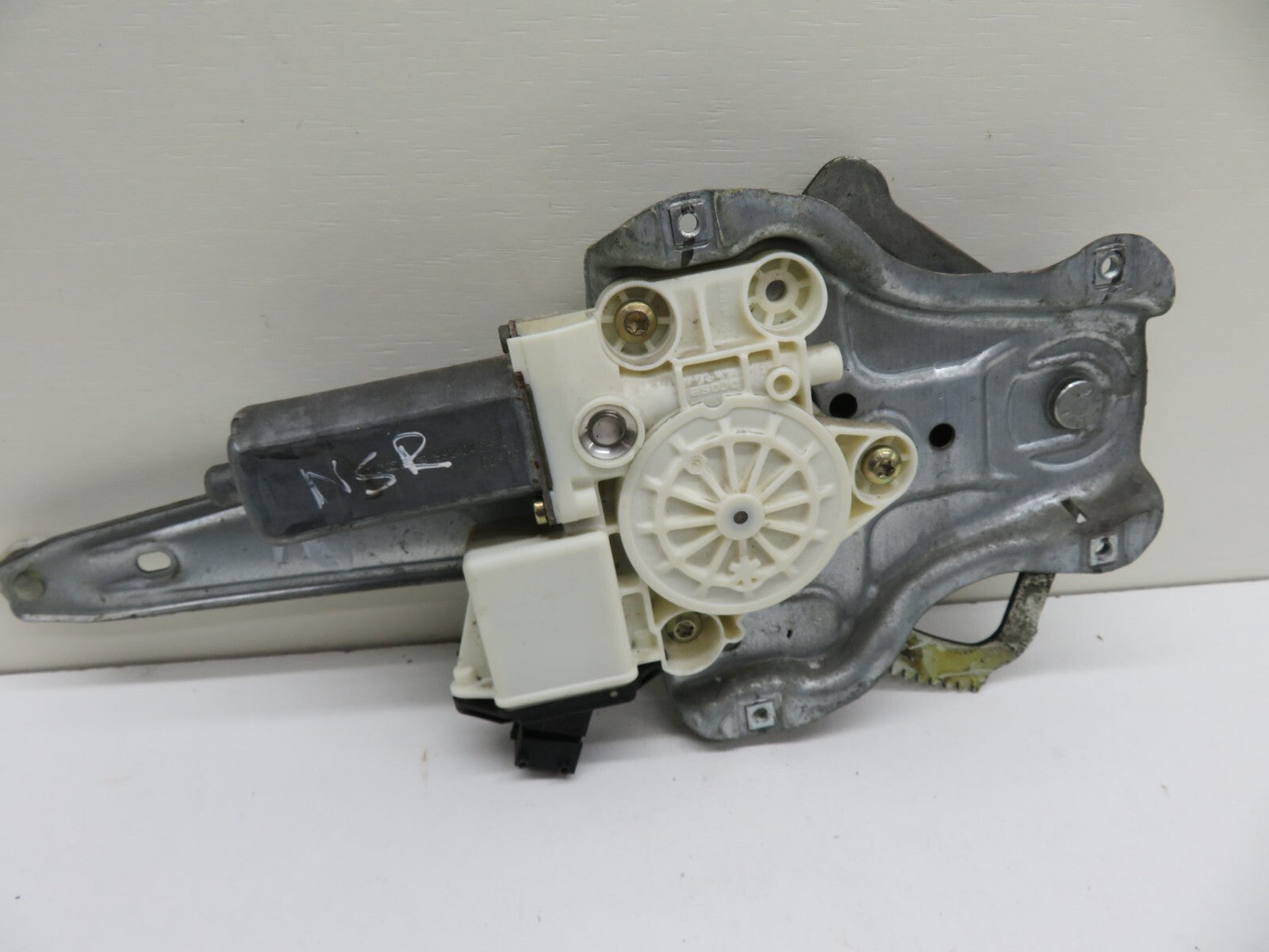 TOYOTA COROLLA NSR REAR WINDOW REGULATOR 2002-2007 1412-7