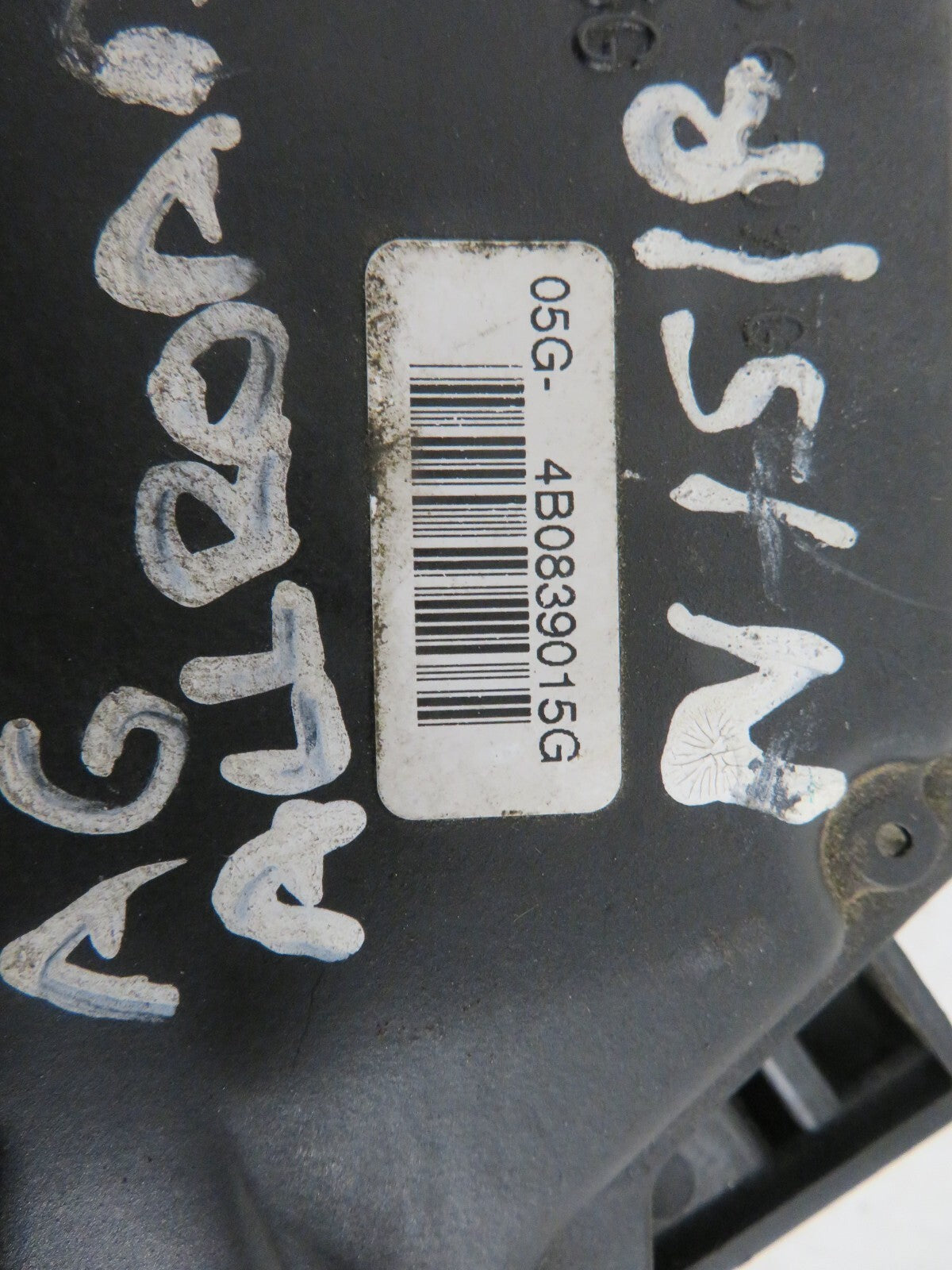 AUDI A6 ALL ROAD 1998-2003 NSR REAR DOOR LOCK CATCH 4B0839015G MIX1411-3