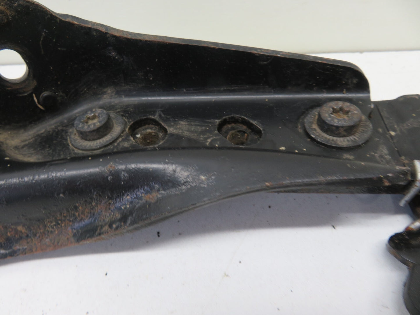 PEUGEOT BIPPER NS SLIDING DOOR BOTTOM ROLLER HINGE 2008-2015 1734-14