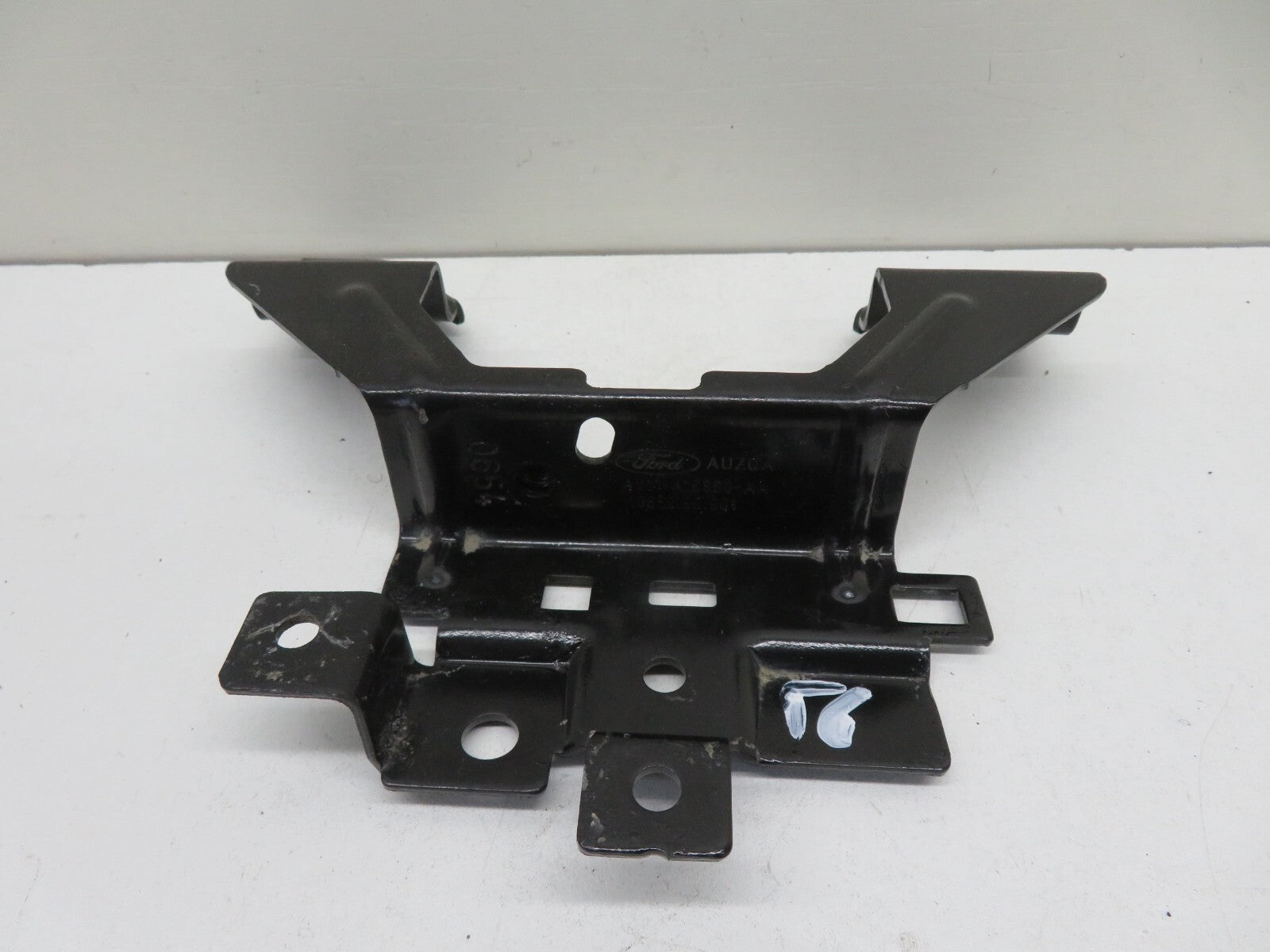 FORD FIESTA MK7 ST180 FRONT BONNET LATCH BRACKET AV11-A16860-A 2013-2017 1508-16