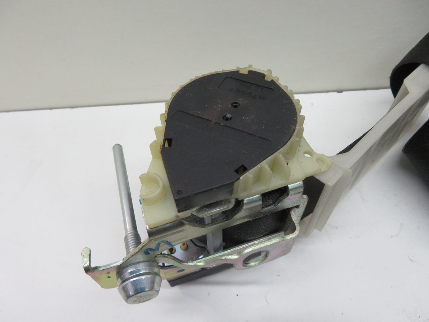 VAUXHALL CORSA NSF PASSENGER SEAT BELT 09114857 2000-2006 1530-1