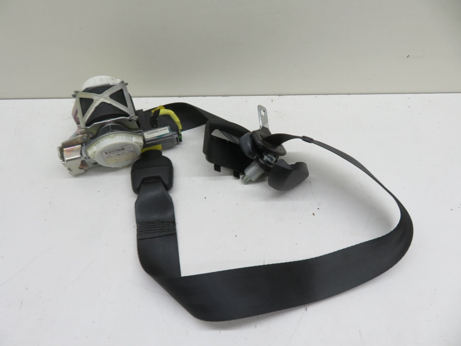 FIAT 500 NSF PASSENGER SEAT BELT 2007-2012 1854-9