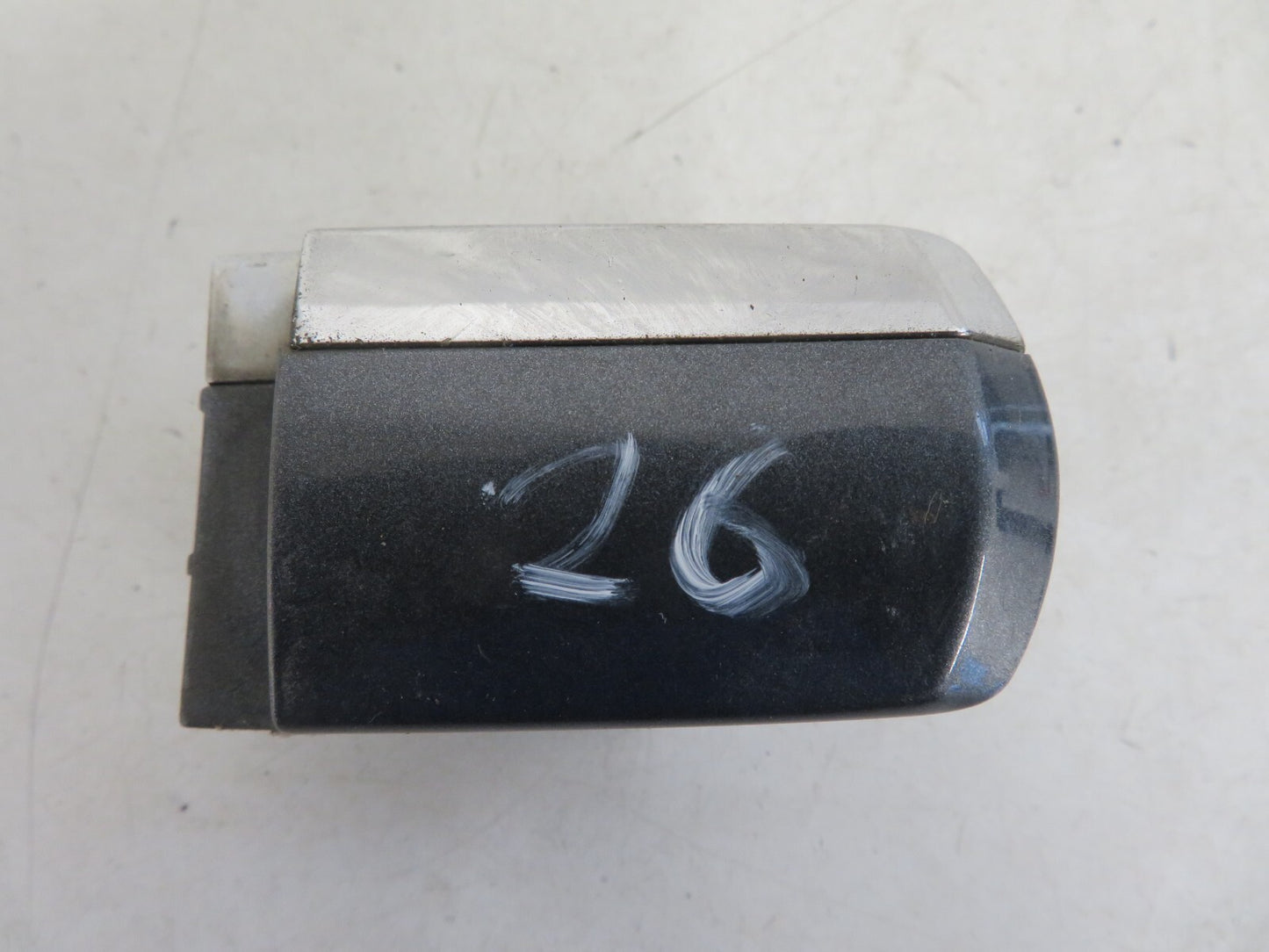 FORD MONDEO MK3 NSF DOOR HANDLE END CAP 2000-2007 1342-26