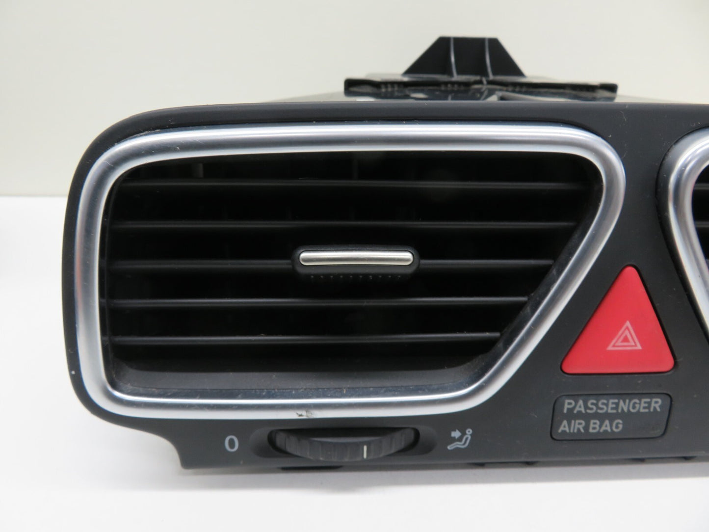 VOLKSWAGEN VW EOS CENTER DASHBOARD AIR VENT 2006-2010 1721-16