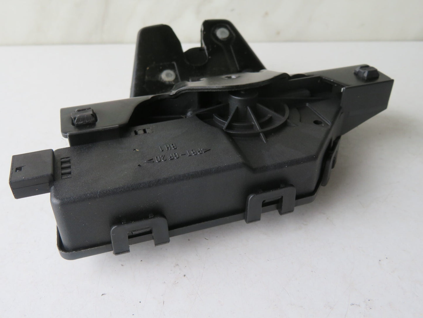 BMW E46 SALOON TAILGATE BOOT LOCK CATCH 8196401 1998-2006 A1242-9