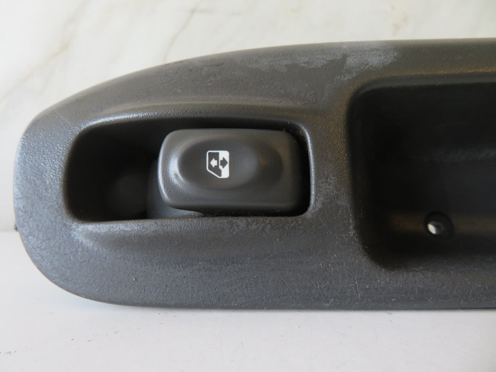 RENAULT SCENIC MK1 NS PASSENGER SIDE WINDOW SWITCH 7700431172 1996-2003 AMS1351