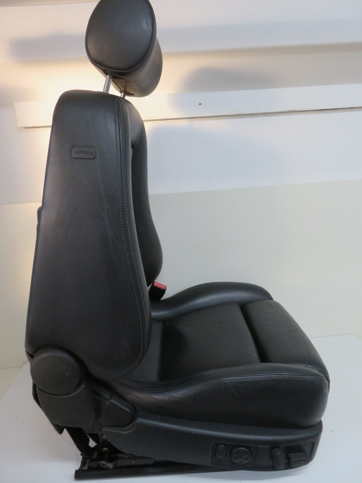 AUDI A8 D2 LEATHER RECARO DRIVER FRONT SEAT  1998-2002