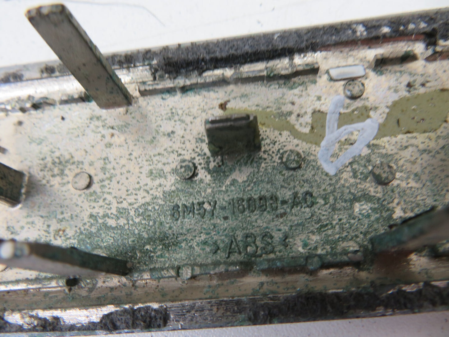 FORD FOCUS ST PASSENGER SIDE NS CHROME WING TRIM 6M5Y-16098-AC 2006-2010 1299-6