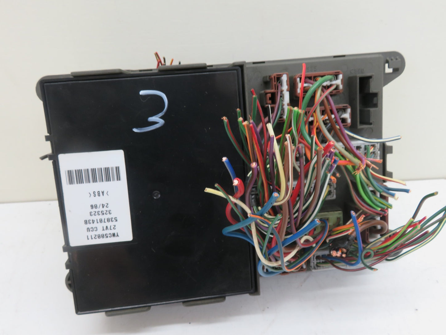 LAND ROVER FREELANDER 1 BODY CONTROL MODULE FUSE BOX YWC500211 1997-2006 1500-3