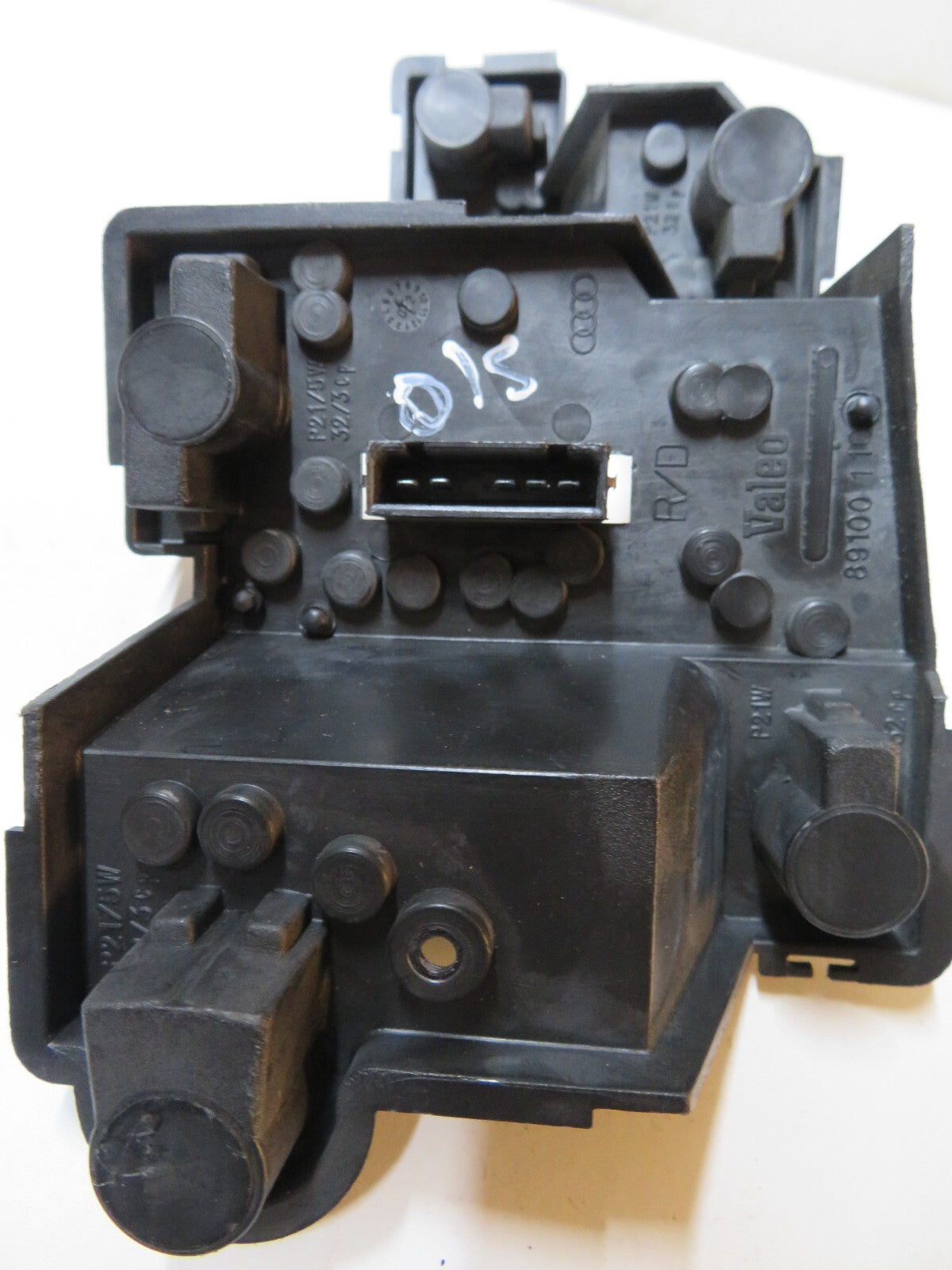 AUDI TT MK1 OS REAR TAIL LIGHT BULB HOLDER CIRCUIT 1998-2004 B6