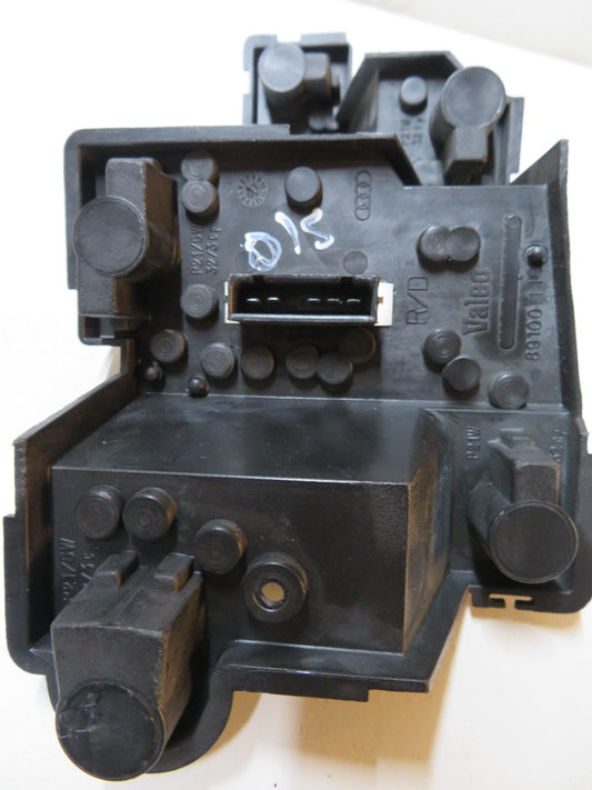 AUDI TT MK1 OS REAR TAIL LIGHT BULB HOLDER CIRCUIT 1998-2004 B6