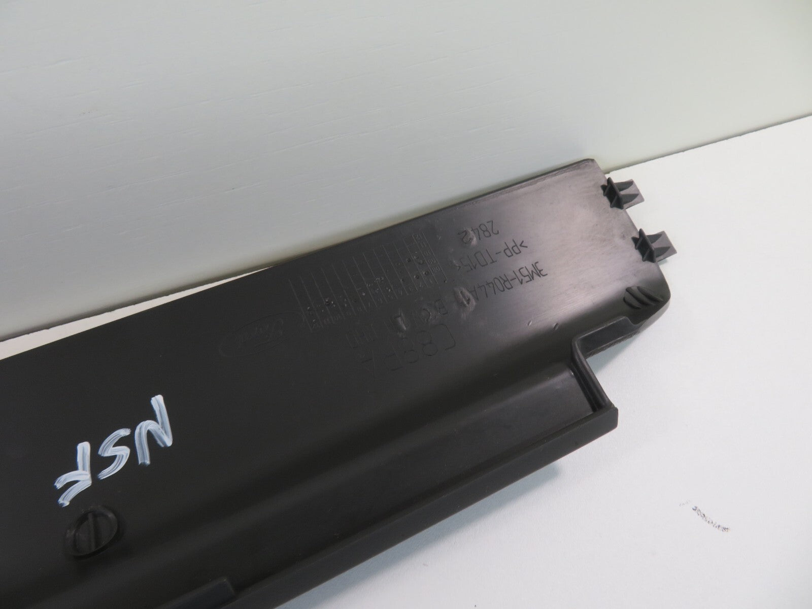 FORD C-MAX NSF LOWER DASH TRIM 2006-2010 1551-8