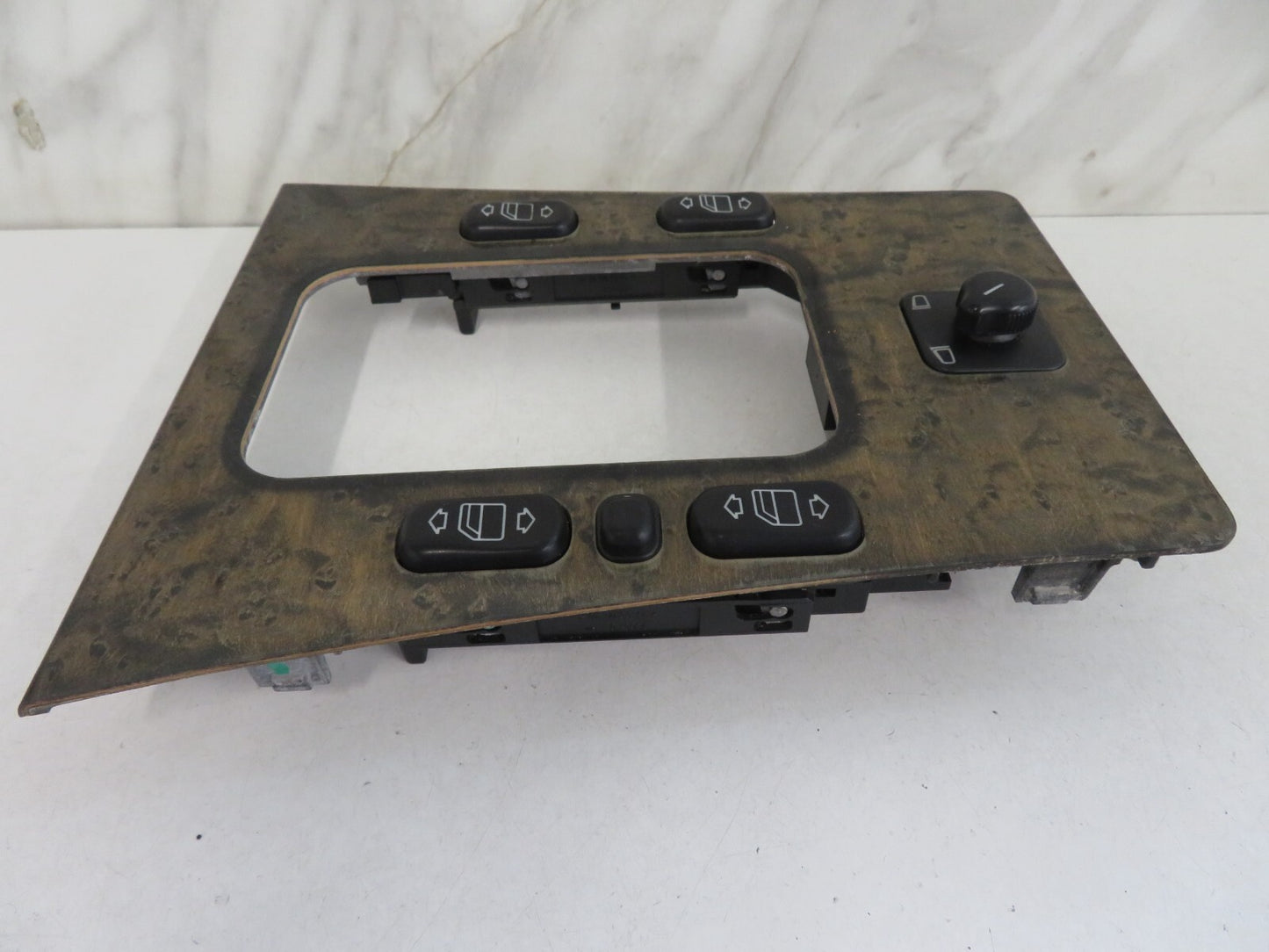 MERCEDES E CLASS W210 GEAR SELECTOR SURROUND TRIM WITH SWITCHES 1995-2002 1129-9