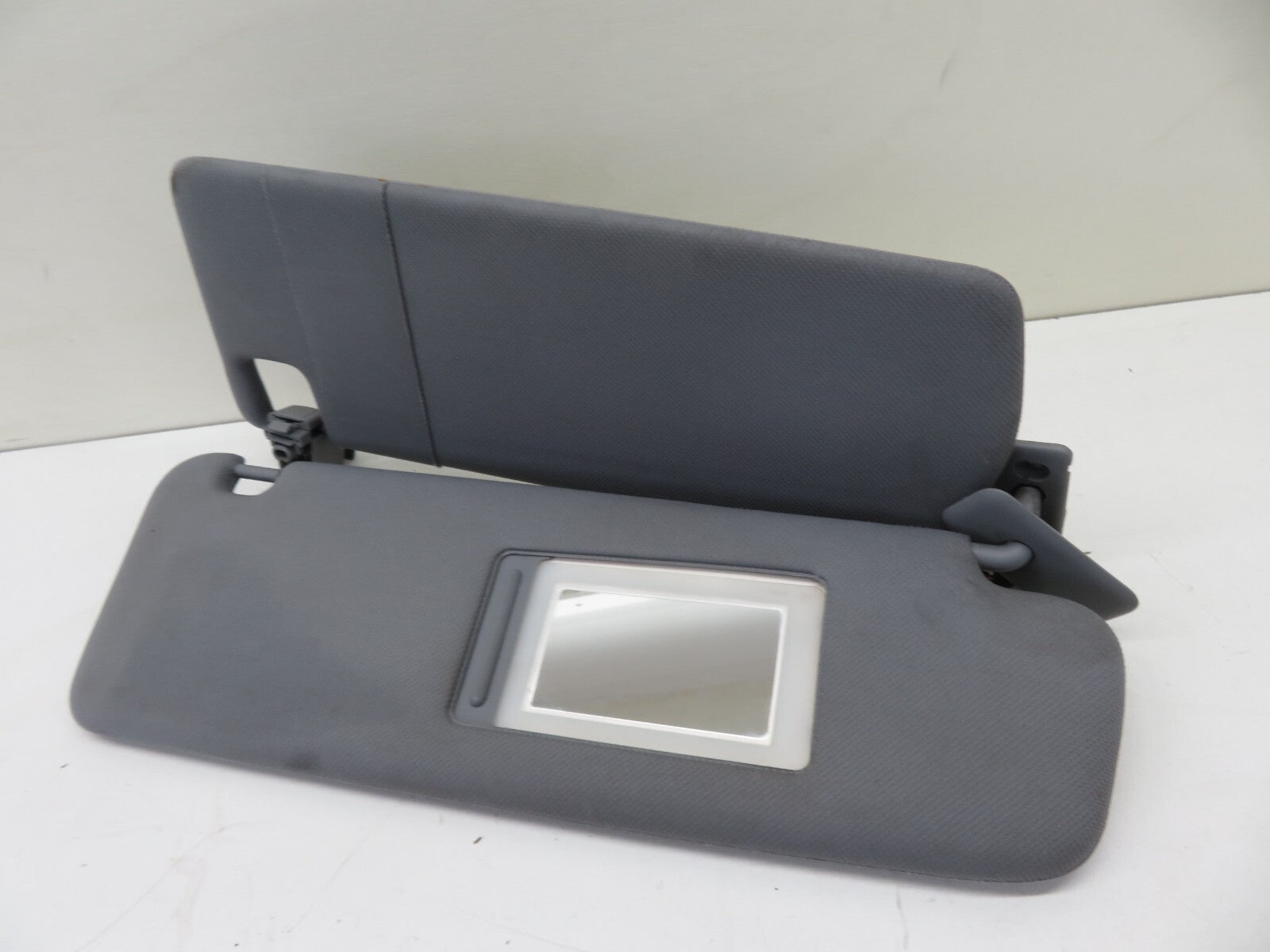 PORSCHE CAYENNE 955 OS DRIVER SUNVISOR GREY  2003-2006 1634-1