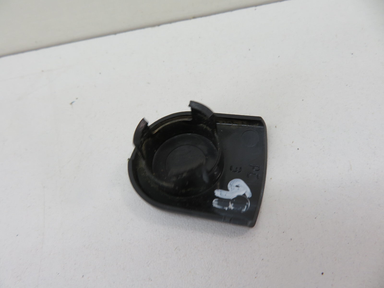 VAUXHALL INSIGNIA FRONT WIPER ARM NUT COVER 2008-2016 1631-9