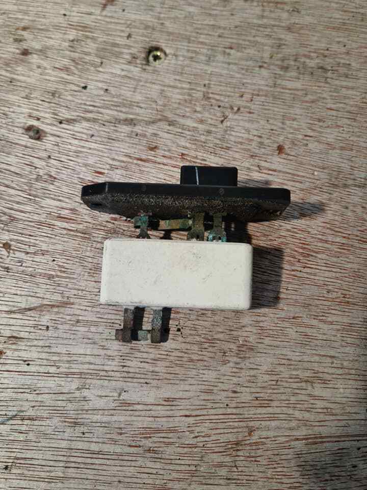 MITSUBISHI SPACE STAR MK1 HEATER BLOWER RESISTOR 1998-2004 HW51