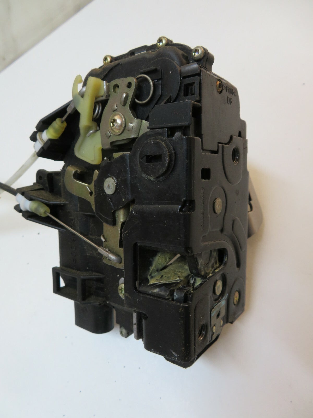 AUDI A6 C5 ALL ROAD OSR DOOR LOCK CATCH 4B0839016G 1998-2003 REFB5-2