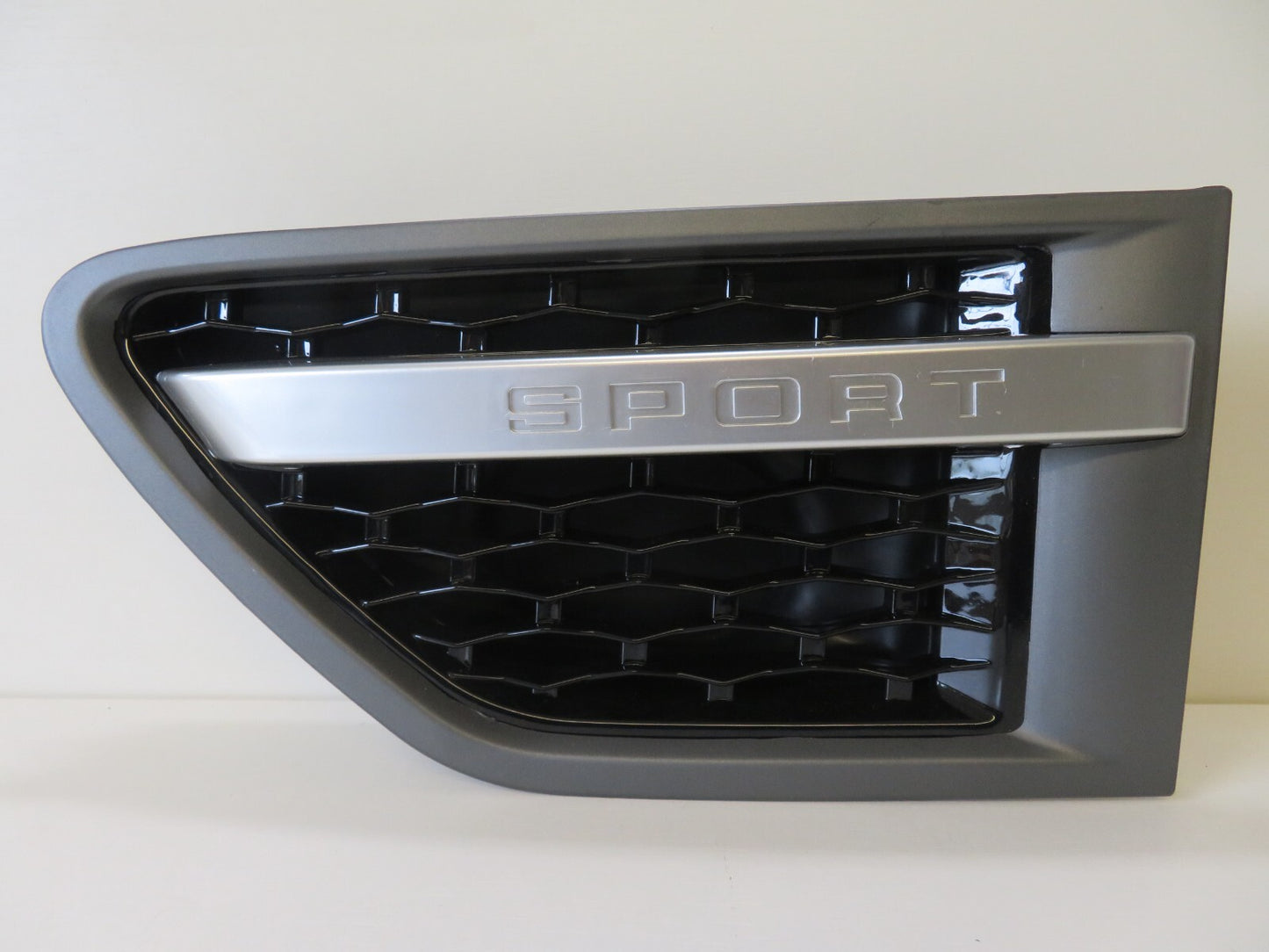 NS PASSENGER SIDE VENT GRILLE FOR RANGE ROVER SPORT L320 LR8021424 09-13