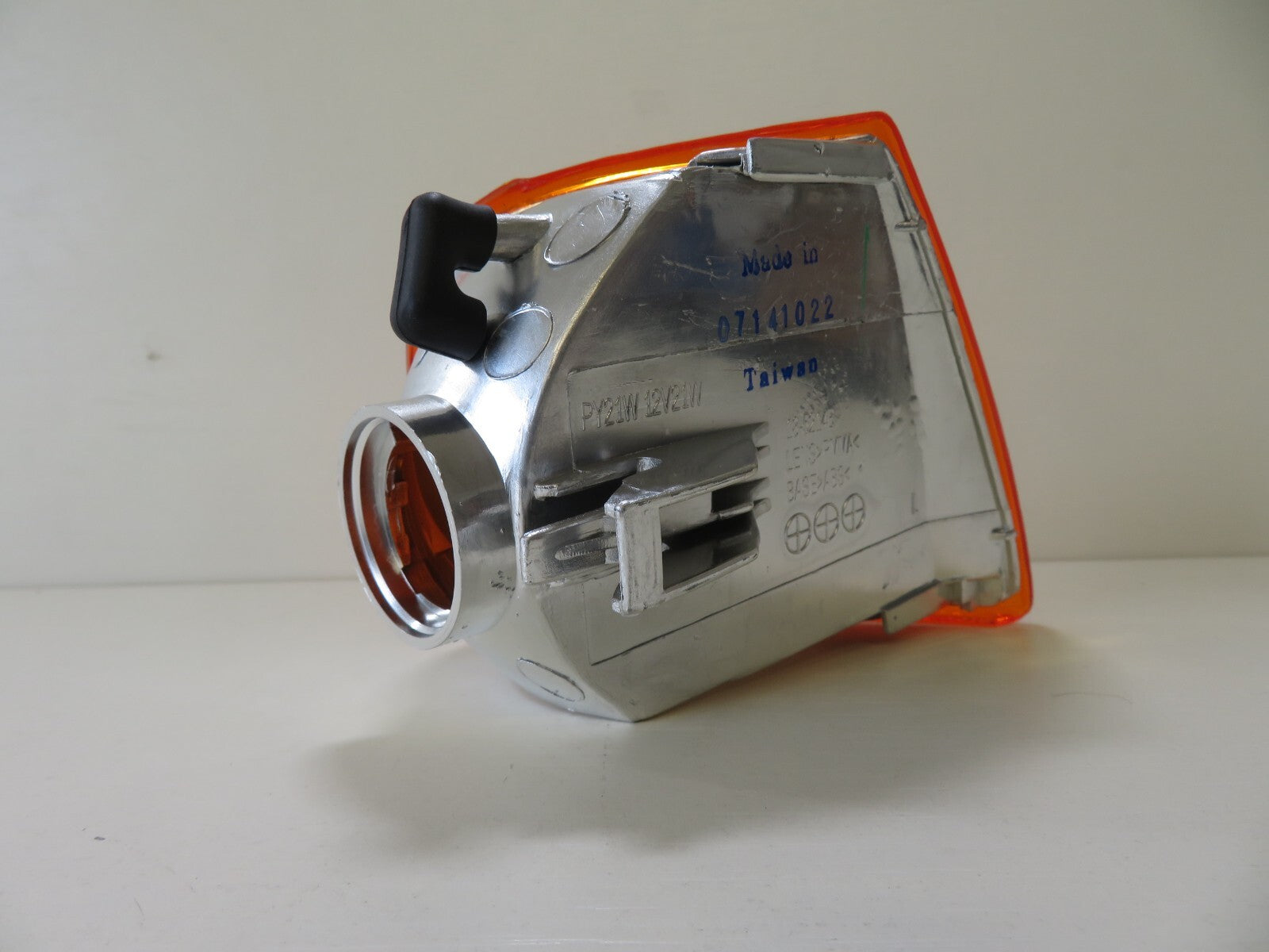 NS PASSENGER LH FRONT INDICATOR LIGHT FOR SEAT CORDOBA 1996-1999 ST0294004