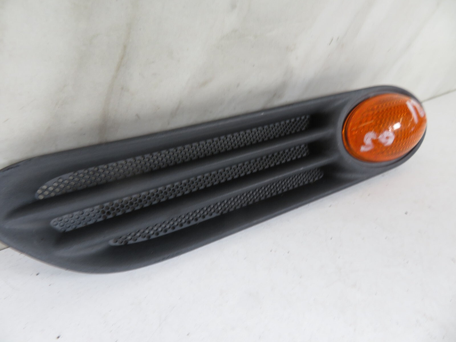 MINI COOPER R52 OS SIDE REPEATER INDICATOR LIGHT GRILL 2004-2008 1850-12