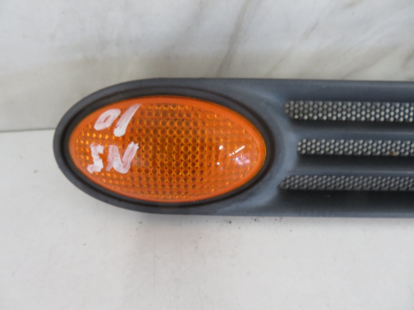 MINI COOPER R50 R53 NS PASSENGER SIDE INDICATOR GRILL 2001-2006 A1046-10