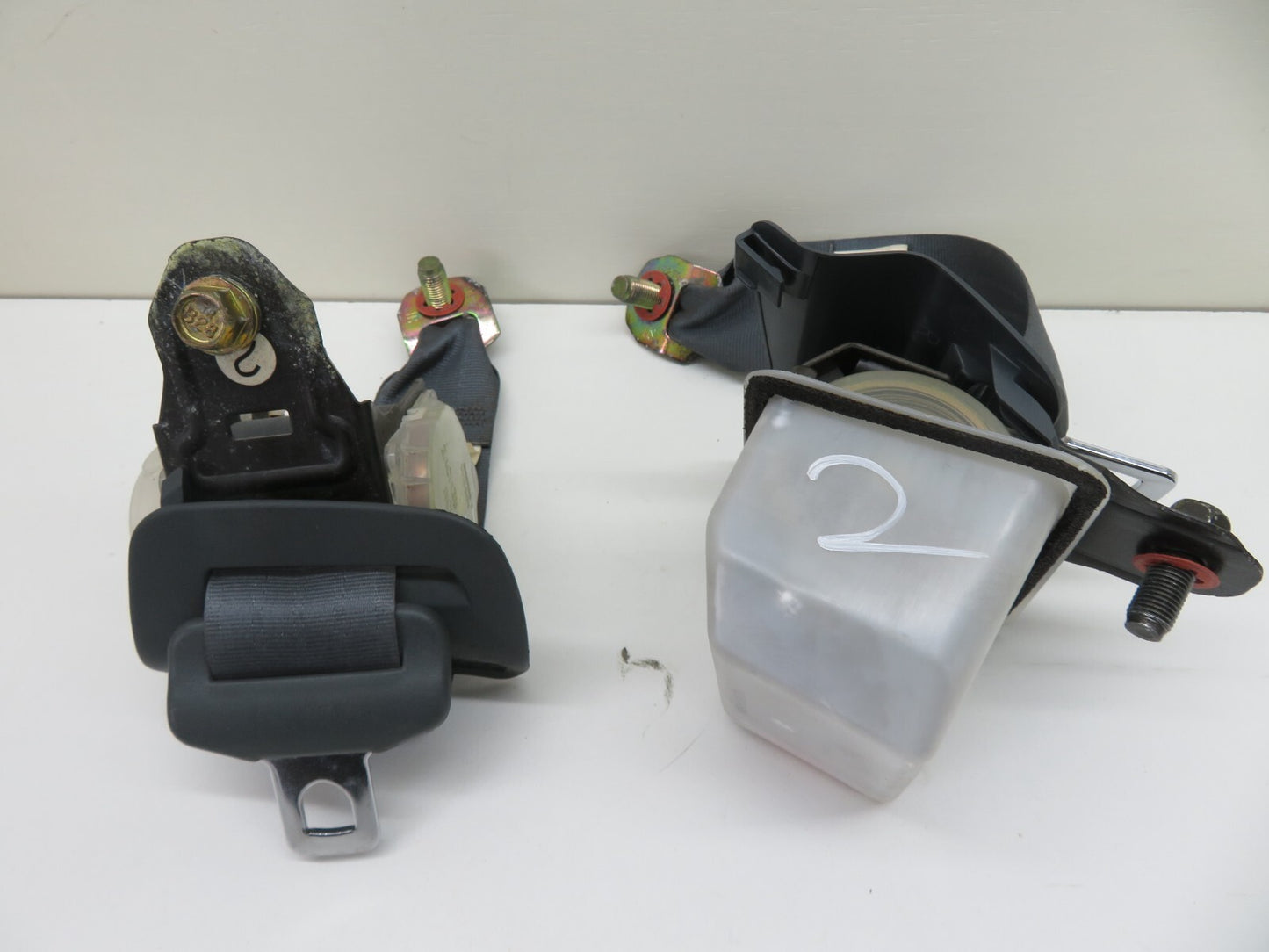 TOYOTA LEXUS SOARER SC400 REAR SEAT BELTS LEFT RIGHT 1991-1999 1242-2