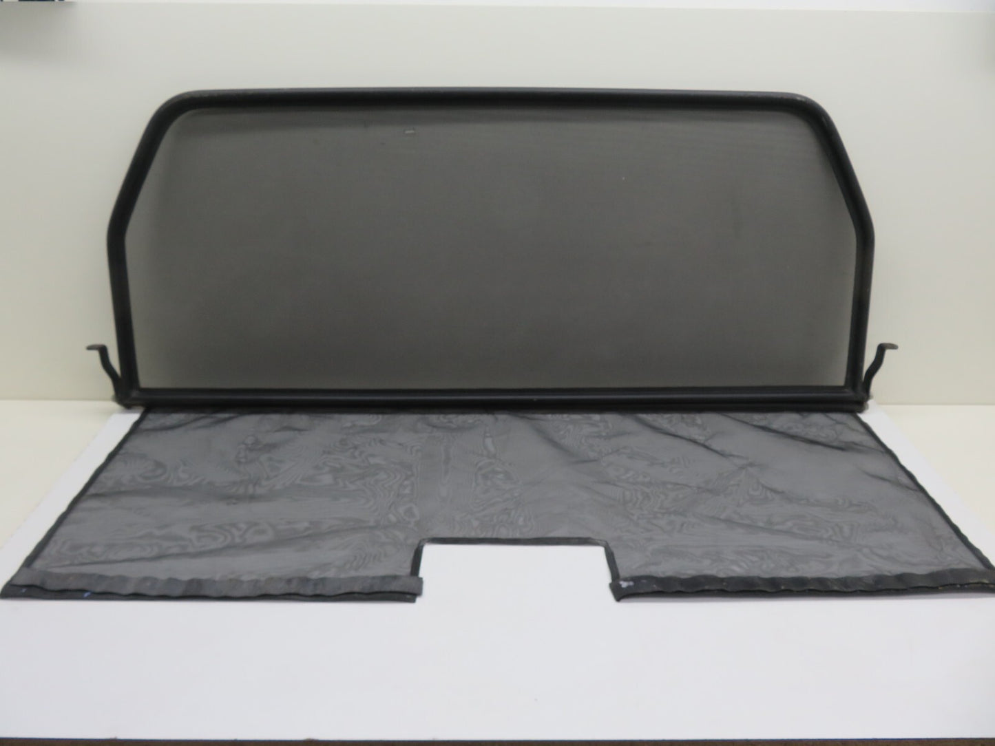 BMW E36 3 SERIES CONVERTIBLE WIND DEFLECTOR (SEE PHOTOS) 1991-1998