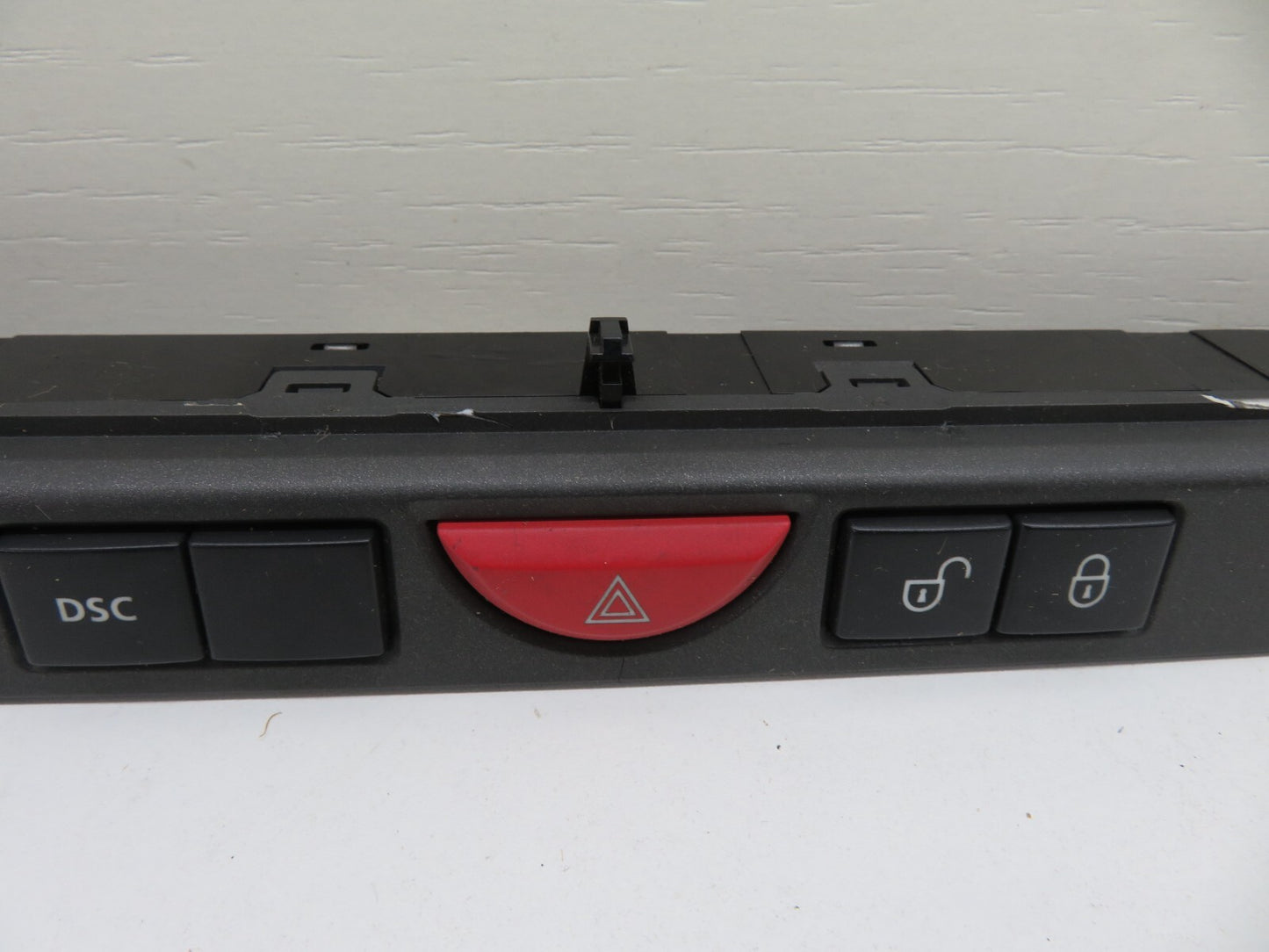 LAND ROVER DISCOVERY 3 HAZARD SWITCH DOOR LOCK SWITCHES 2005-2009 1212-12