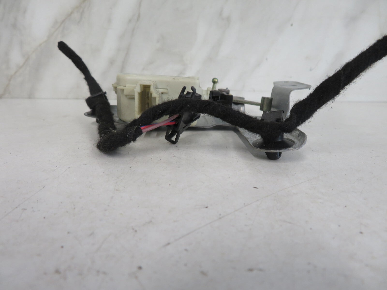 VOLKSWAGEN VW BEETLE FUEL FLAP ACTUATOR 3B0959781A 1999-2005 1641-7