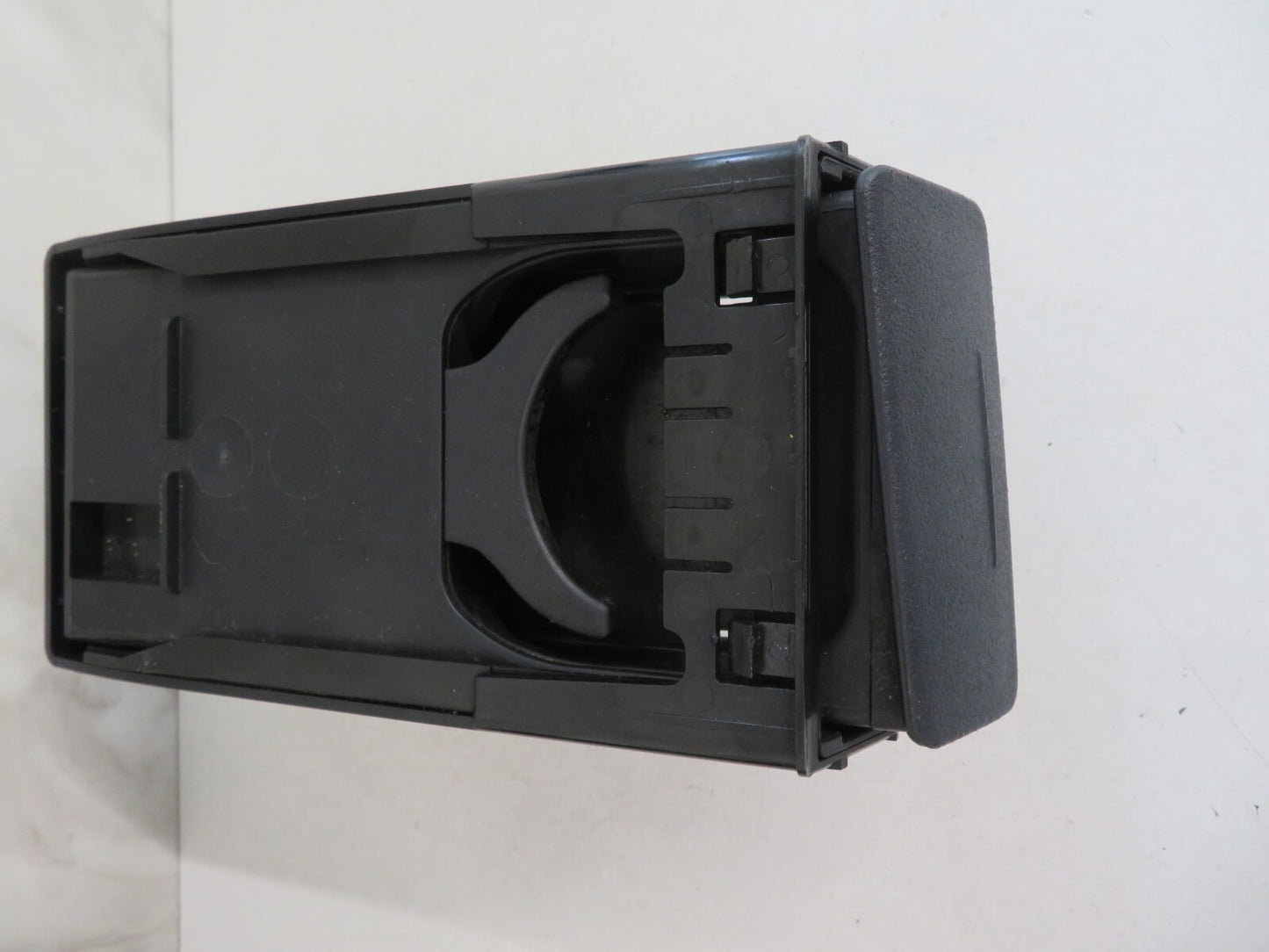 PEUGEOT 4007 OS DRIVER CUP HOLDER GN621-04480 2007-2012 AM1452-5