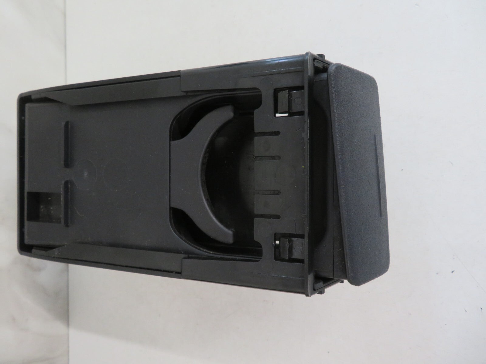 PEUGEOT 4007 OS DRIVER CUP HOLDER GN621-04480 2007-2012 AM1452-5