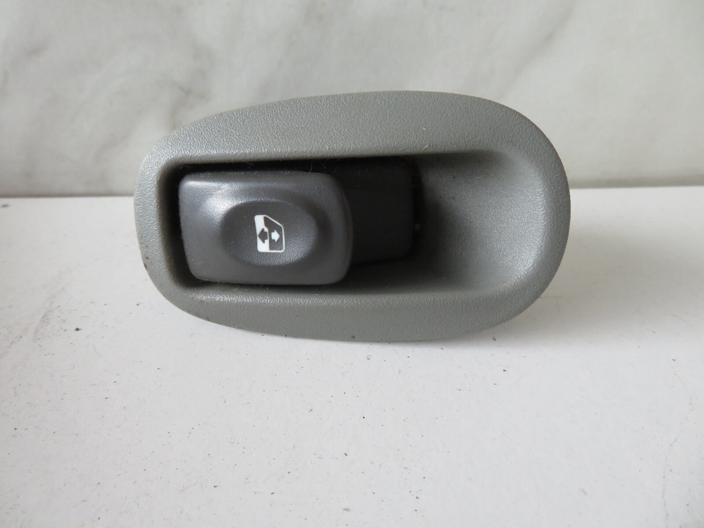 RENAULT SCENIC MK1 REAR WINDOW SWITCH 432963K 1999-03 AMS1523