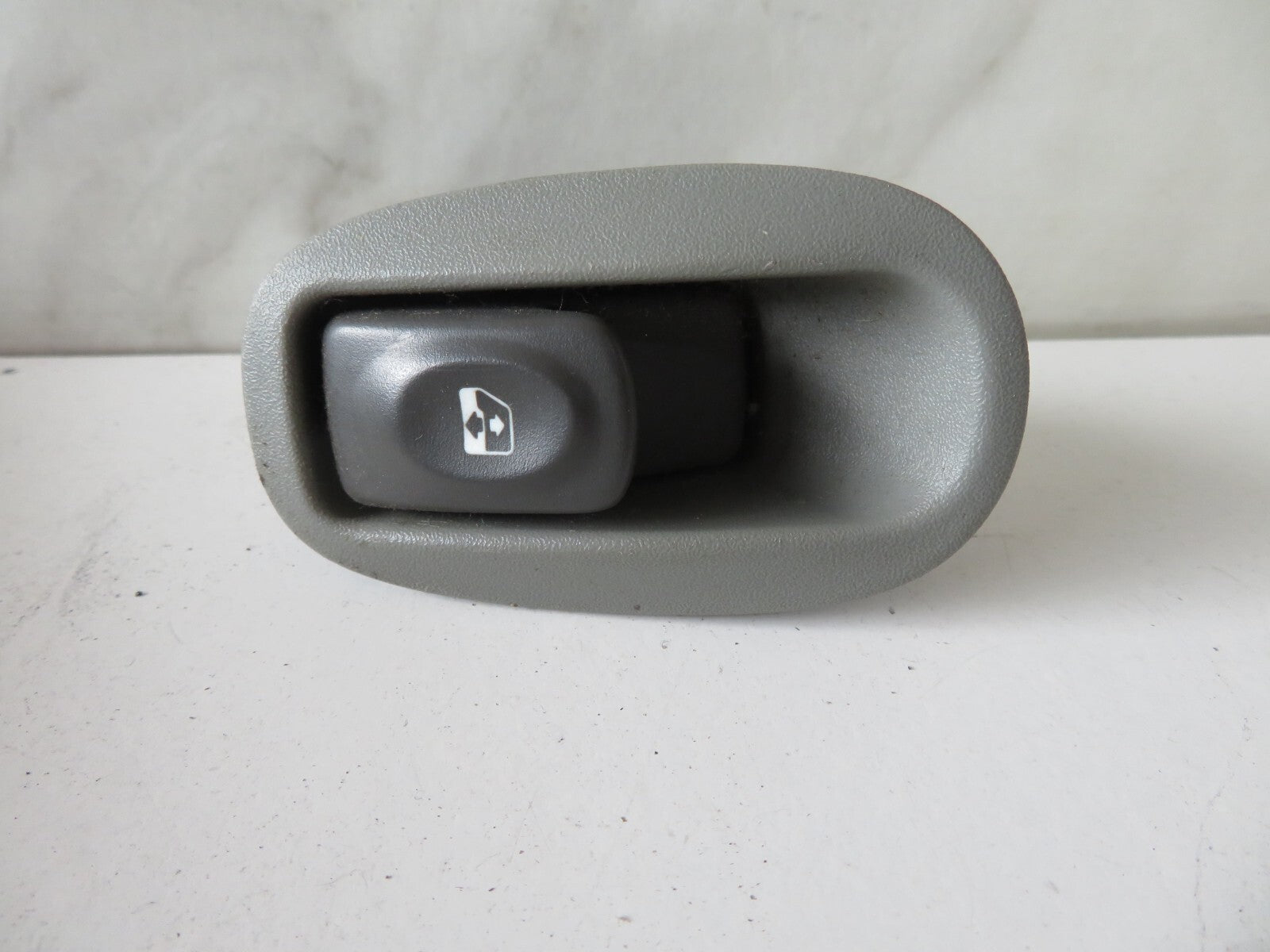 RENAULT SCENIC MK1 REAR WINDOW SWITCH 432963K 1999-03 AMS1523