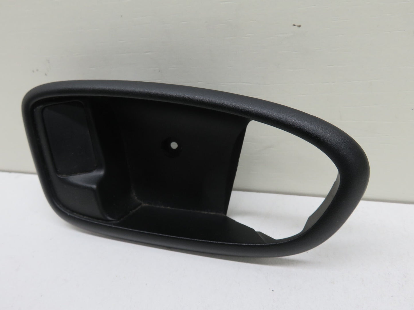 FORD SMAX OSR RIGHT REAR HANDLE SURROUND TRIM 2006-2014 1847-13