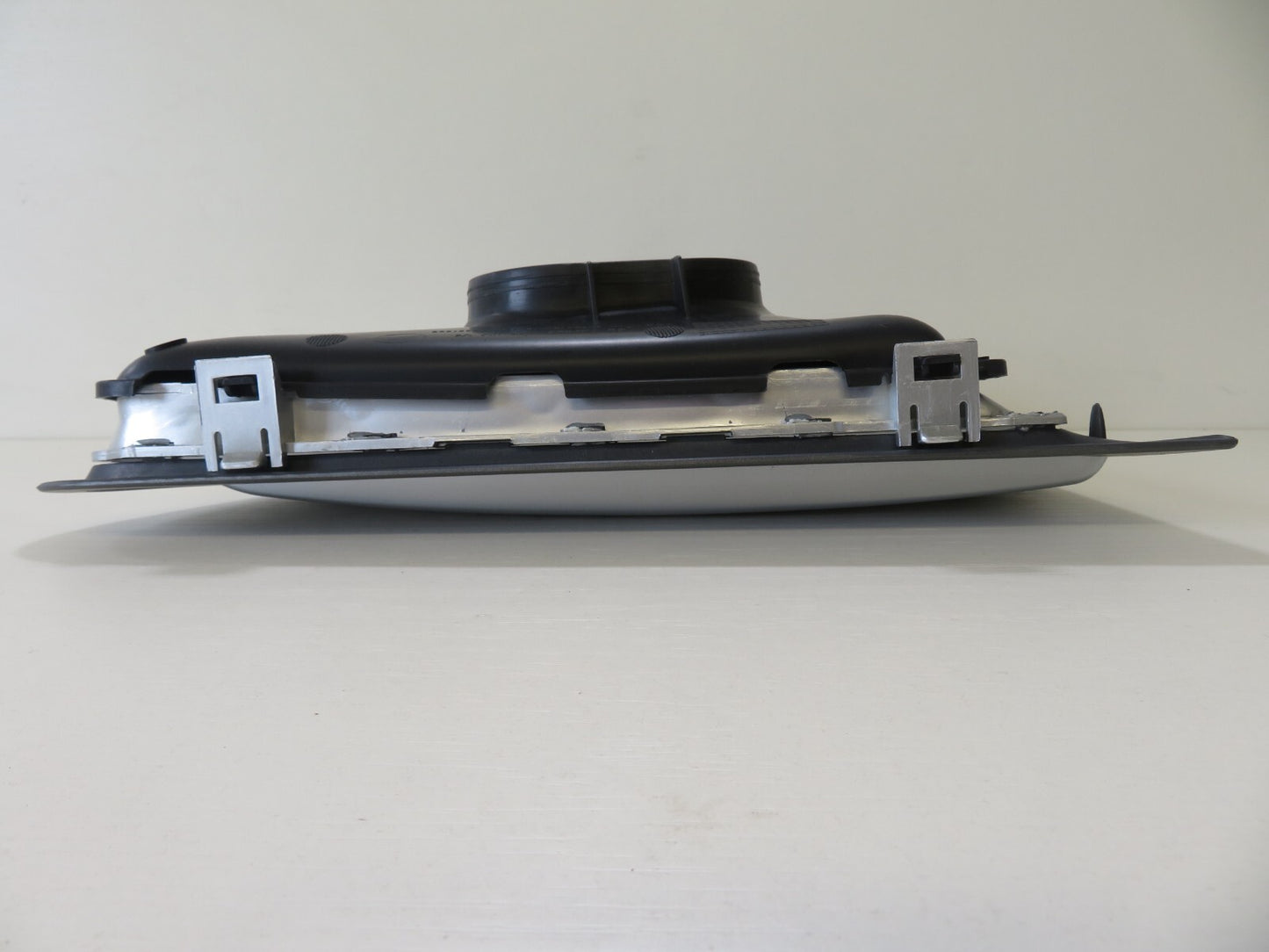 NS PASSENGER SIDE VENT GRILLE FOR RANGE ROVER SPORT L320 LR8021414 09-13